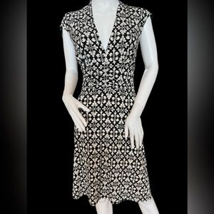 White House Black Market - Scallop Neckline Cap Sleeve Dress